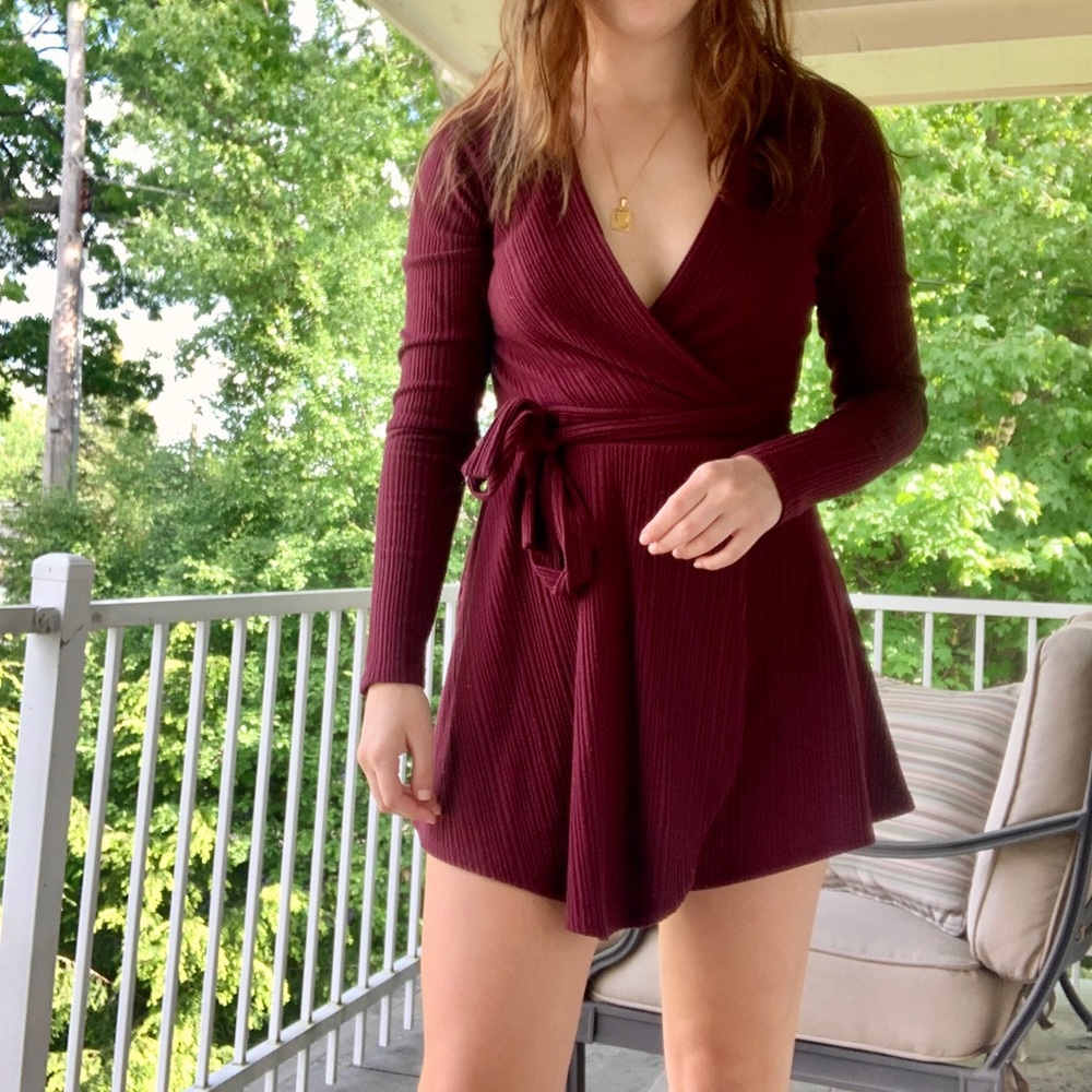 Urban outfitters burgundy tie dress - Picture 1 of 3